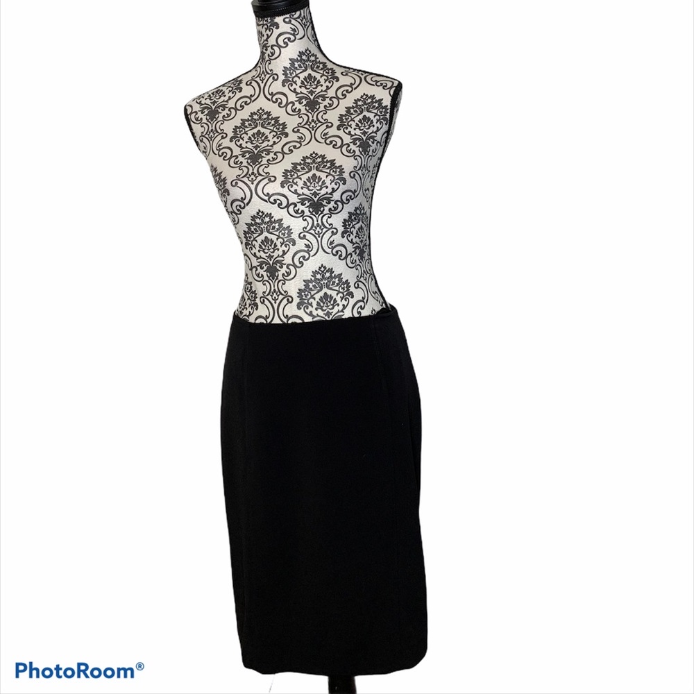 White House Black Market Essential Pencil Skirt